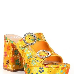 NWOB Dej- Vu Satin Jacquard Floral Rhinestone Buckle Platform Slide Sandals